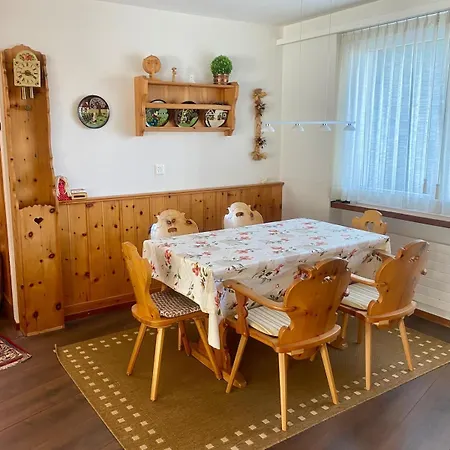 Centrally Located With 4 Single Beds Apartment Davos