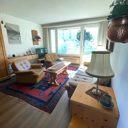 Centrally Located With 4 Single Beds Apartment *